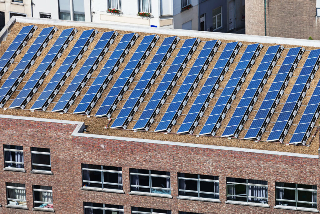 Prijs zonnepanelen 2025 Overzicht kosten, besparing + FAQ